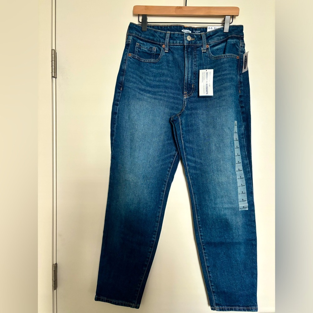 Old Navy O.G. Straight leg jeans in size 8 regular.
